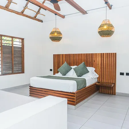 Huku Beach Hostel Palomino Exterior photo