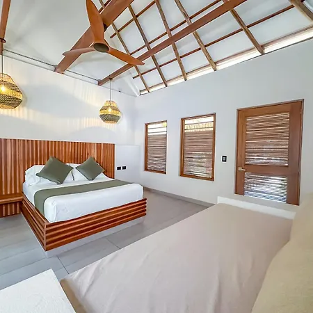Huku Beach Hostel Palomino Exterior photo