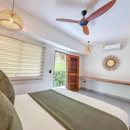Huku Beach Hostel Palomino Exterior photo