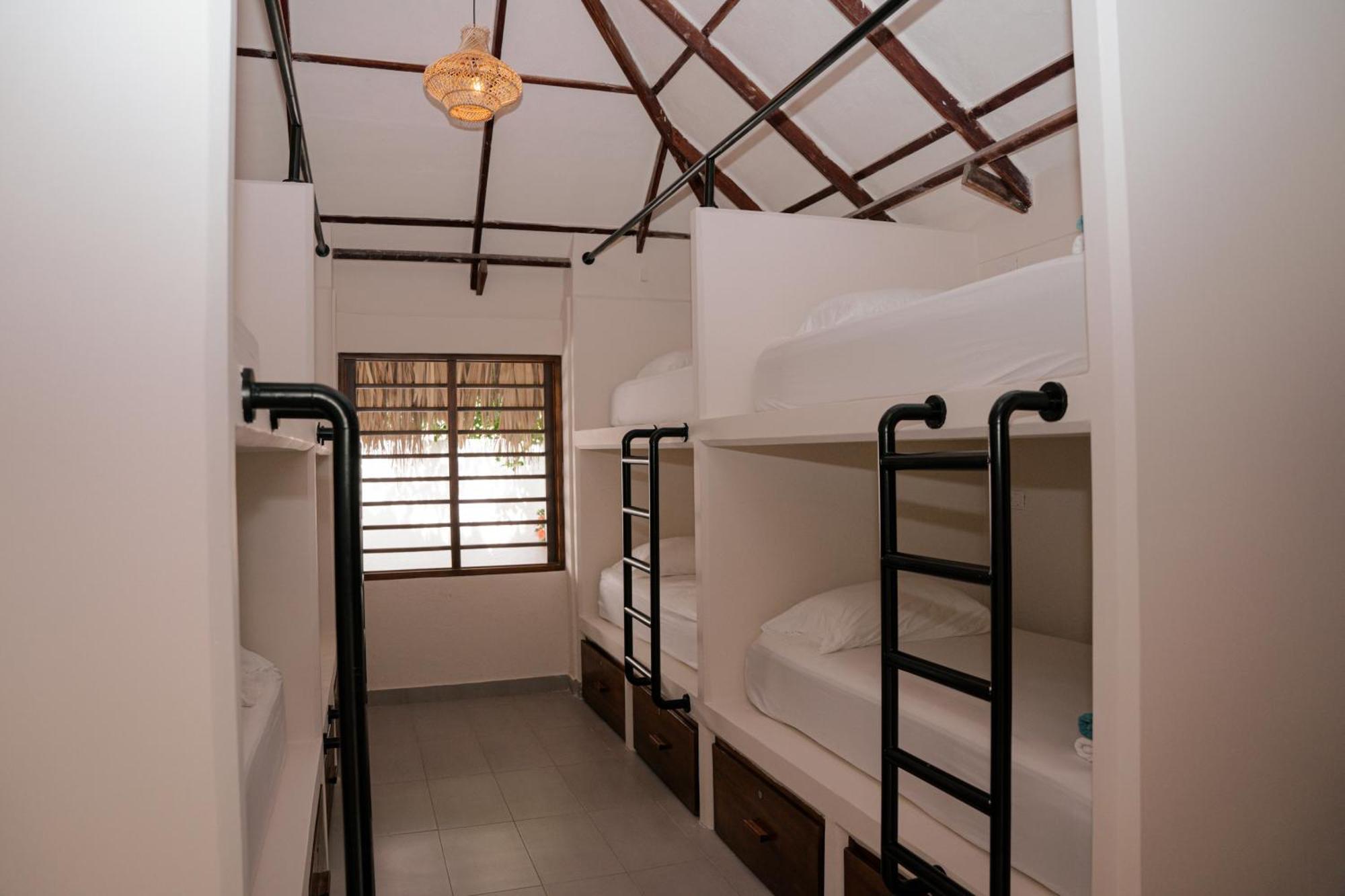 Huku Hotel 3*