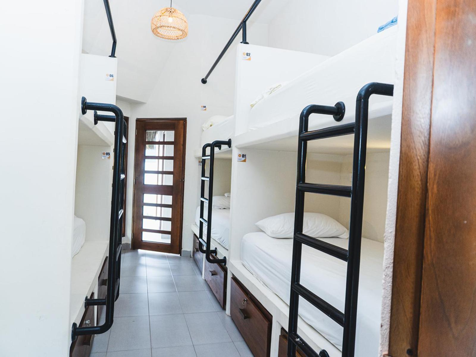 Huku Hotel